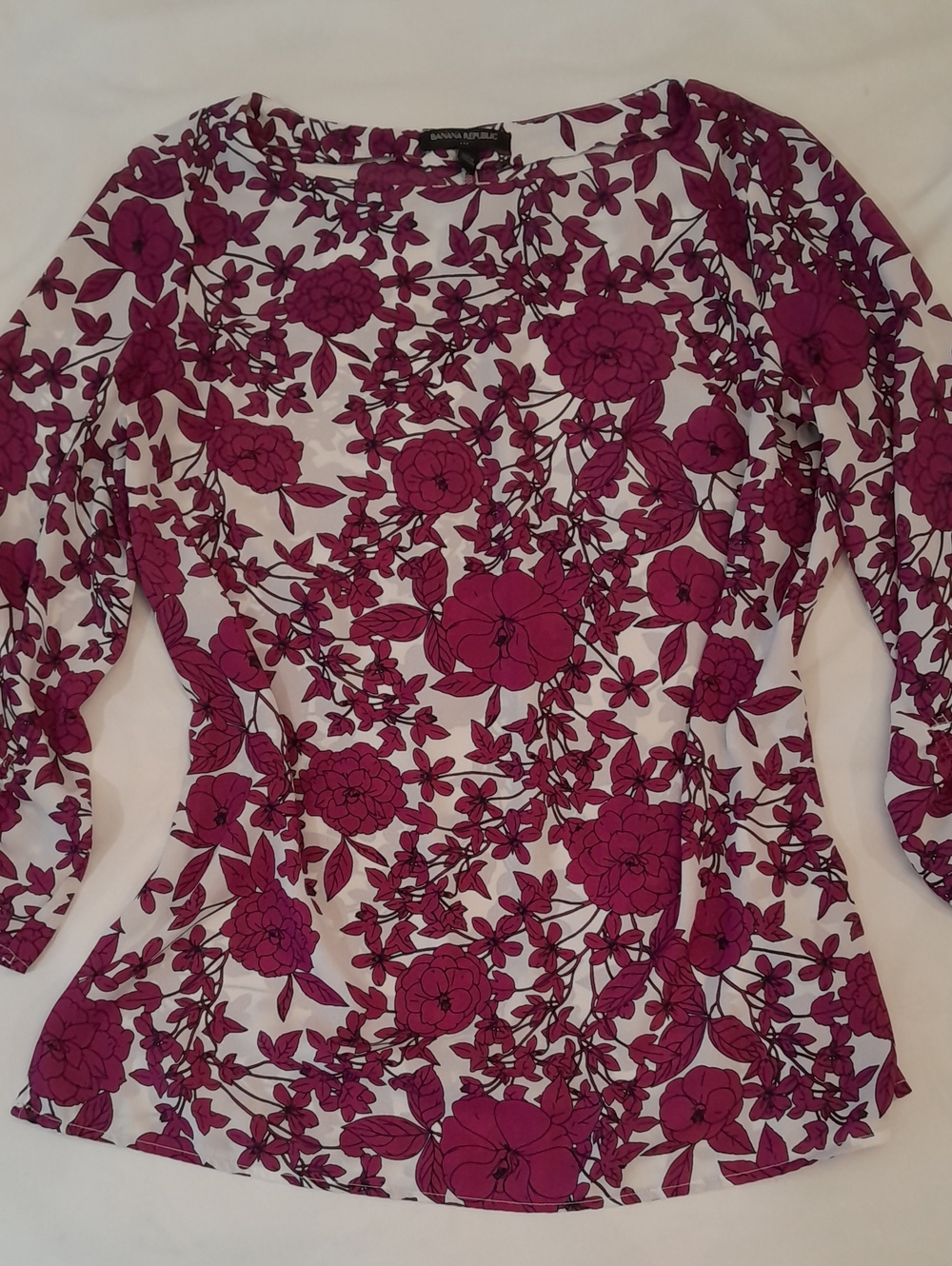 Banana Republic White Boat Neck, 3/4 Sleeve Top with Magenta Floral Print, S